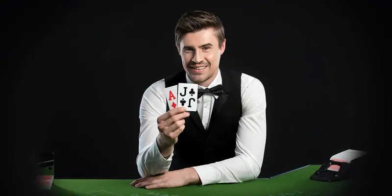 Tính toán chiến thuật hợp lý từ bài của dealer